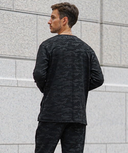 SOMEDIFF（サムディフ）の「【SOMEDIFF】フクレ型押し総柄カレンダー加工ボタンレスカーデディガン メンズ（カーディガン/ボレロ・メンズ・ブラック/ネイビー・M/L/XL）」の15枚目の写真