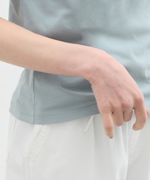 Honeys（ハニーズ）の「半袖オーガニッククルーネックＴシャツ（Tシャツ/カットソー・レディース・イエロー/スミクロ/ピンク/ブラウン/オフホワイト/ブラック/サックスブルー/グレイッシュベージュ/ブルー・S/M/L/LL）」の13枚目の写真