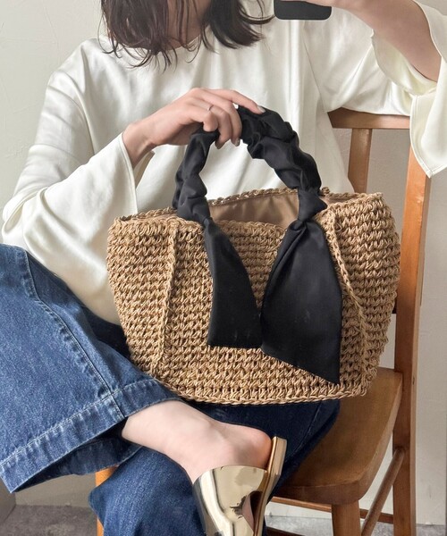 fredy emue（フレディエミュ）の「リボンハンドルペーパースクエアトートバッグ（トートバッグ・レディース・ブラック/ベージュ・FREE）」の2枚目の写真