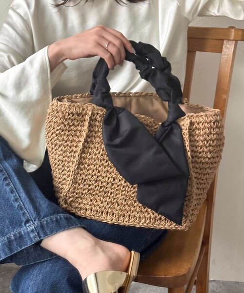 fredy emue（フレディエミュ）の「リボンハンドルペーパースクエアトートバッグ（トートバッグ・レディース・ブラック/ベージュ・FREE）」の5枚目の写真