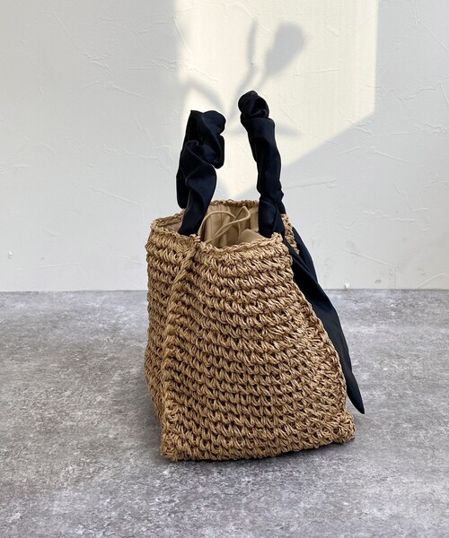 fredy emue（フレディエミュ）の「リボンハンドルペーパースクエアトートバッグ（トートバッグ・レディース・ブラック/ベージュ・FREE）」の9枚目の写真