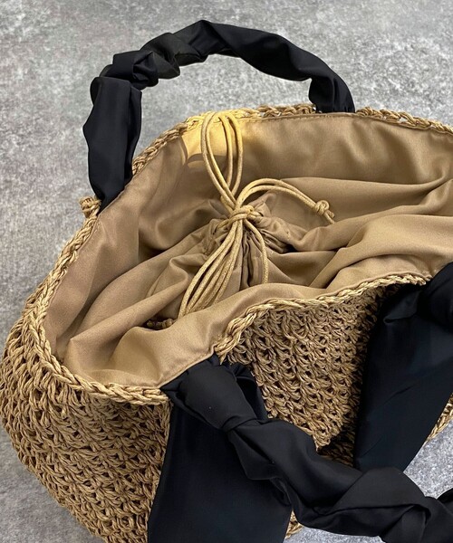 fredy emue（フレディエミュ）の「リボンハンドルペーパースクエアトートバッグ（トートバッグ・レディース・ブラック/ベージュ・FREE）」の14枚目の写真