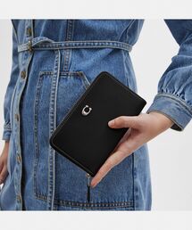 COACH（コーチ）の「エッセンシャル ミディアム ジップ