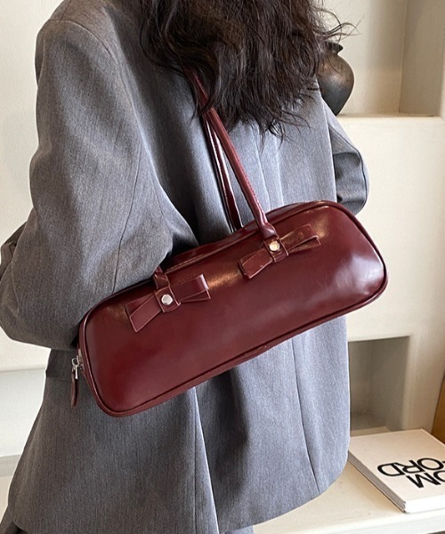 Vipoa(ヴィポア)の「ribbon wide square bag(ショルダーバッグ・レディース・ワインレッド/アイボリー/ブラック・FREE)」の12枚目の写真