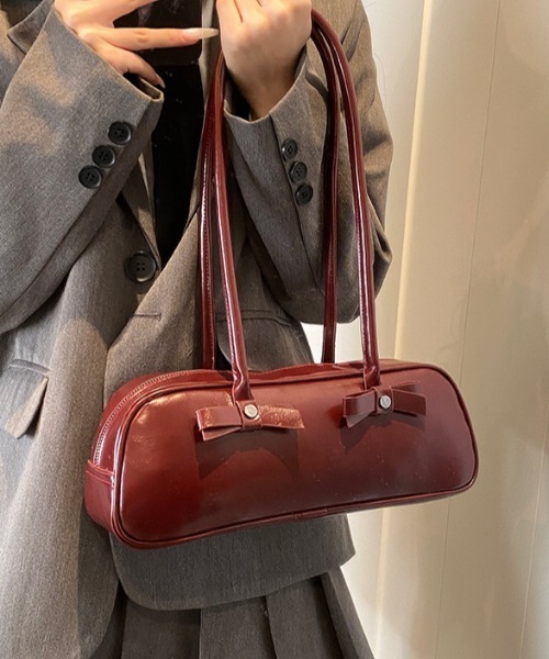 Vipoa(ヴィポア)の「ribbon wide square bag(ショルダーバッグ・レディース・ワインレッド/アイボリー/ブラック・FREE)」の14枚目の写真