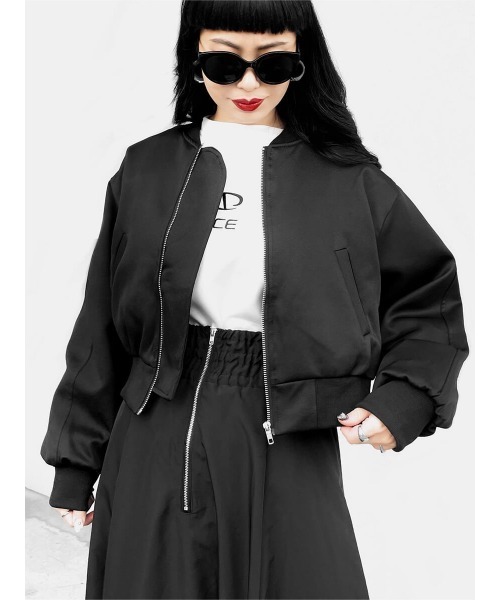 LVEU.（ラブユ.）の「【LVEU.】ボリュームショートMA-1(Ai select)  / アウター ブルゾン MA-1 ショート クロップド 羽織り ワーク ミリタリー ブラック（MA-1・レディース・ブラック・FREE）」の5枚目の写真