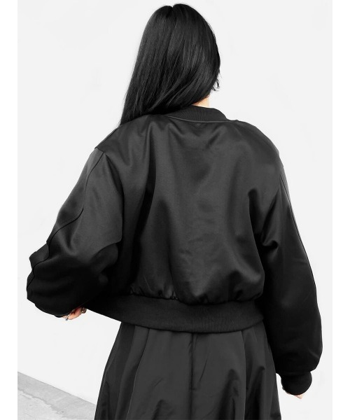 LVEU.（ラブユ.）の「【LVEU.】ボリュームショートMA-1(Ai select)  / アウター ブルゾン MA-1 ショート クロップド 羽織り ワーク ミリタリー ブラック（MA-1・レディース・ブラック・FREE）」の17枚目の写真