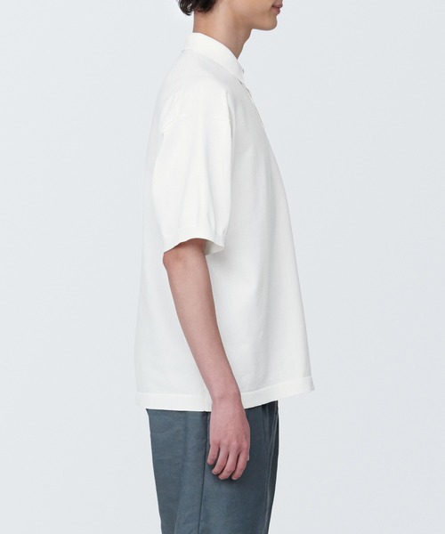 無印良品（ムジルシリョウヒン）の「紳士　ＵＶカット天竺編み半袖ニットポロシャツ（ポロシャツ・メンズ・スモーキーグリーン系/ホワイト/ライトブルー/ブラック・XL/L/S）」の6枚目の写真