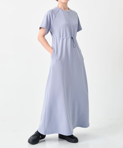 CITY TOKYO（シティトウキョウ）の「＜手洗い可能＞＜UVカット＞＜伸縮性・接触冷感＞アクアスーティングドロストリラックスワンピース（ワンピース・レディース・ブラック/ライトグレー/サックスブルー・1/2）」の11枚目の写真