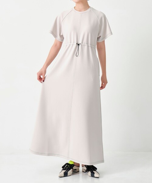 CITY TOKYO（シティトウキョウ）の「＜手洗い可能＞＜UVカット＞＜伸縮性・接触冷感＞アクアスーティングドロストリラックスワンピース（ワンピース・レディース・ブラック/ライトグレー/サックスブルー・1/2）」の17枚目の写真