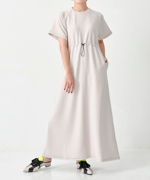 CITY TOKYO（シティトウキョウ）の「＜手洗い可能＞＜UVカット＞＜伸縮性・接触冷感＞アクアスーティングドロストリラックスワンピース（ワンピース・レディース・ブラック/ライトグレー/サックスブルー・1/2）」の19枚目の写真