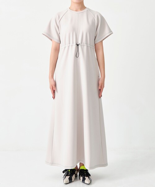 CITY TOKYO（シティトウキョウ）の「＜手洗い可能＞＜UVカット＞＜伸縮性・接触冷感＞アクアスーティングドロストリラックスワンピース（ワンピース・レディース・ブラック/ライトグレー/サックスブルー・1/2）」の20枚目の写真