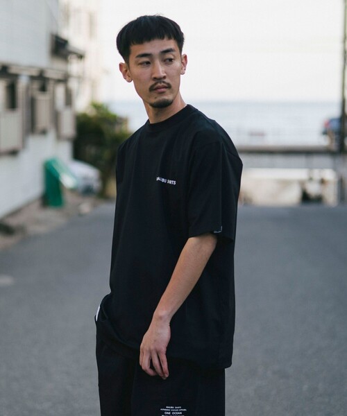MALIBU SHIRTS(マリブシャツ)の「MALIBU SHIRTS x B:MING by BEAMS / 別注 スリーブタグTシャツ(Tシャツ/カットソー・メンズ・ホワイト/ネイビー/ブラック・S/M/L/XL)」の14枚目の写真
