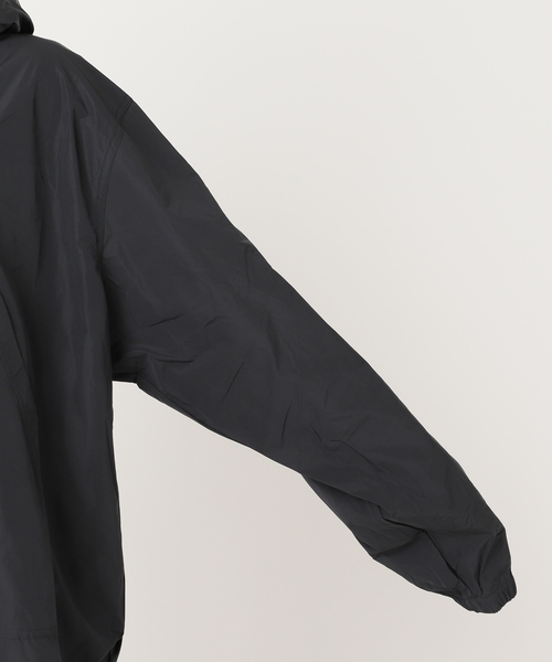 NIKE（ナイキ）の「【NIKE/ ナイキ】クラブMARINAアノラックジャケット FN3893（その他アウター・レディース・ブラック/ホワイト・LARGE）」の17枚目の写真