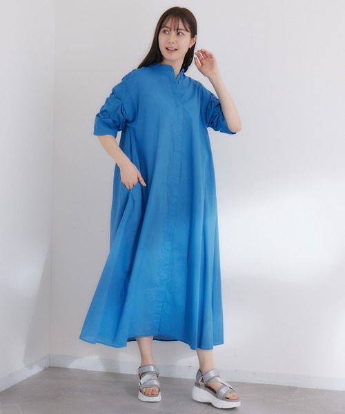 KATHARINE ROSS(キャサリンロス)の「【KATHARINE ROSS】綿100% 着痩せ タックボリューム袖シャツワンピース(シャツワンピース・レディース・ベージュ/ブルー・MEDIUM)」の5枚目の写真