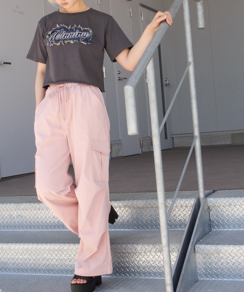 SpRay(スプレイ)の「パラシュートカーゴパンツ(カーゴパンツ・レディース・チャコールグレー/グレー/ライトピンク/ブラック/アイボリー/ライトカーキ/ボルドー/ダークカーキ/ライトブラウン/ピンク系その他/ダークブラウン/ダークグレー・FREE)」の19枚目の写真