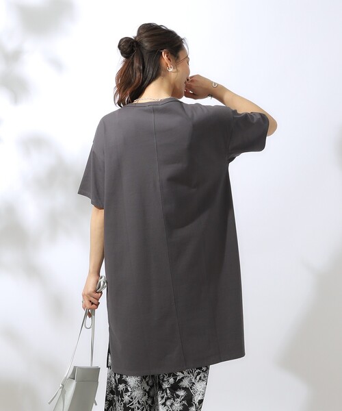 SHOO・LA・RUE（シューラルー）の「◆【汗ジミ防止/UV】夏も好きな色を着よう 欲ばりチュニックワンピース（チュニック・レディース・マスタード/ホワイト/チャコールグレー・02/03/04）」の12枚目の写真