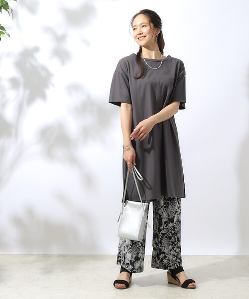 SHOO・LA・RUE（シューラルー）の「◆【汗ジミ防止/UV】夏も好きな色を着よう 欲ばりチュニックワンピース（チュニック・レディース・マスタード/ホワイト/チャコールグレー・02/03/04）」の13枚目の写真