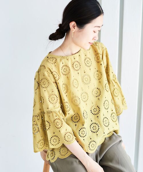 le.coeur blanc（ルクールブラン）の「カットワークレースフレアスリーブブラウス（シャツ/ブラウス・レディース・オフホワイト/マスタード/ブラック・38）」の3枚目の写真