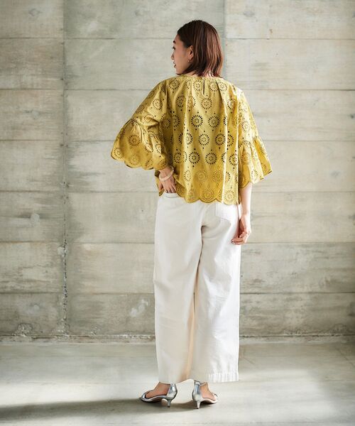 le.coeur blanc（ルクールブラン）の「カットワークレースフレアスリーブブラウス（シャツ/ブラウス・レディース・オフホワイト/マスタード/ブラック・38）」の17枚目の写真
