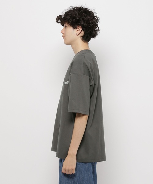 niko and...(ニコアンド)の「サガラワッペンTシャツ(Tシャツ/カットソー・メンズ・チャコール/グリーン/オフホワイト・MEDIUM/LARGE)」の12枚目の写真