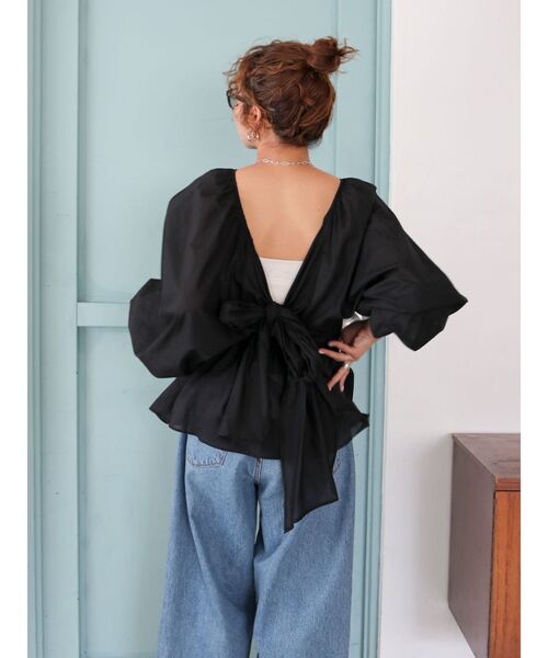 Ungrid（アングリッド）の「バックオープンボリュームブラウス（シャツ/ブラウス・レディース・オフホワイト/レッド/ブラック・FREE）」の19枚目の写真