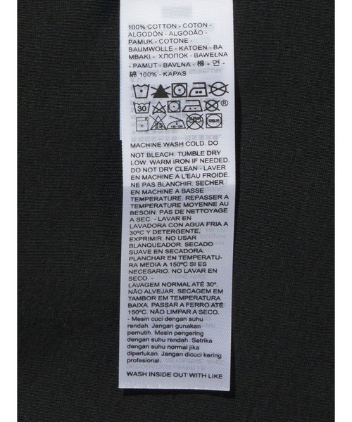 Levi's(リーバイス)の「Levi's/リーバイス エッセンシャル SPORTY Tシャツ ブラック VINTAGE(Tシャツ/カットソー・レディース・ブラック・XS/S/M)」の2枚目の写真