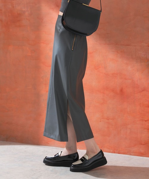 URBAN RESEARCH ROSSO WOMEN(アーバンリサーチ ロッソ)の「フェイクレザースカート(スカート・レディース・グレー/ブラウン・38/36)」の21枚目の写真