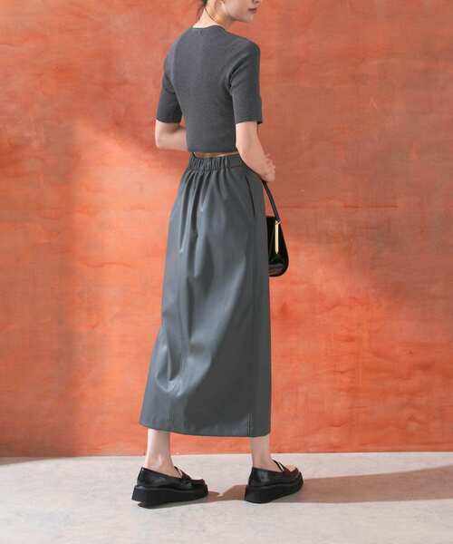 URBAN RESEARCH ROSSO WOMEN(アーバンリサーチ ロッソ)の「フェイクレザースカート(スカート・レディース・グレー/ブラウン・38/36)」の20枚目の写真
