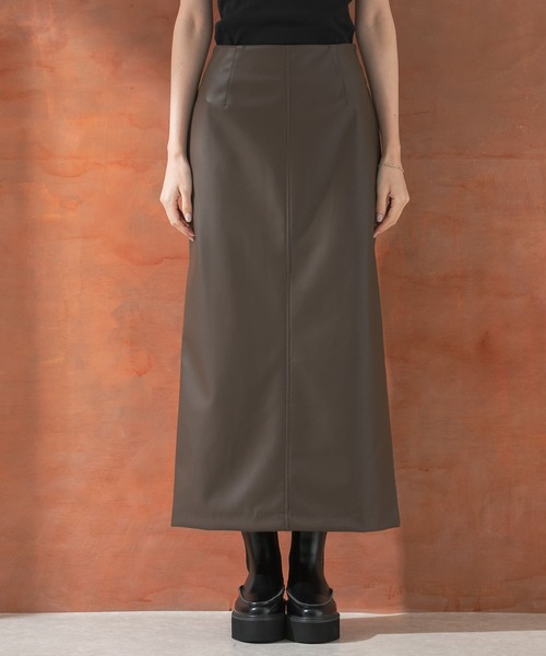 URBAN RESEARCH ROSSO WOMEN(アーバンリサーチ ロッソ)の「フェイクレザースカート(スカート・レディース・グレー/ブラウン・38/36)」の18枚目の写真