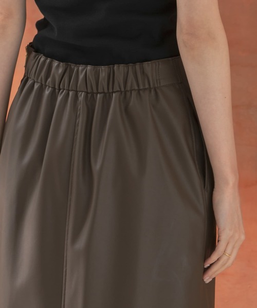 URBAN RESEARCH ROSSO WOMEN(アーバンリサーチ ロッソ)の「フェイクレザースカート(スカート・レディース・グレー/ブラウン・38/36)」の11枚目の写真