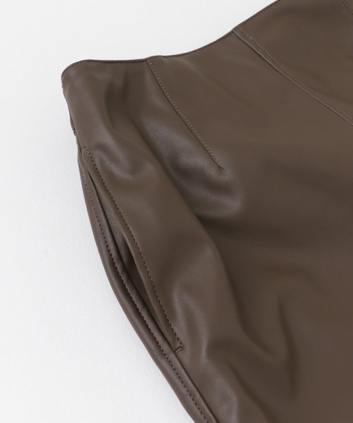 URBAN RESEARCH ROSSO WOMEN(アーバンリサーチ ロッソ)の「フェイクレザースカート(スカート・レディース・グレー/ブラウン・38/36)」の4枚目の写真