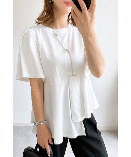 &. NOSTALGIA(アンドドットノスタルジア)の「【ZOZO限定】アシンメトリーヘムTシャツ(Tシャツ/カットソー・レディース・ホワイト/ブラック・M)」の2枚目の写真