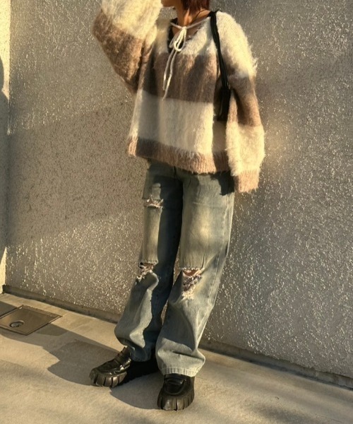nemne store(ネンネストア)の「ダメージデニムパンツ(デニムパンツ・レディース・ブルー/ブラック・MEDIUM/SMALL)」の6枚目の写真
