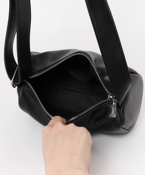 URBAN RESEARCH Sonny Label（アーバンリサーチサニーレーベル）の「エコレザーミニショルダーバッグ（ショルダーバッグ・レディース・シルバー/ブラック/ライトグレー・ONE）」の9枚目の写真