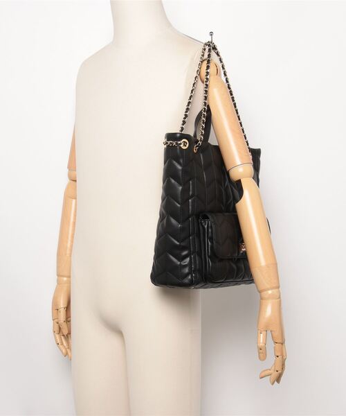 【セール】チェーンショルダーストラップ付属 外ポケット付きキルティングバッグ(トートバッグ)|artemis by DIANA(アルテミスバイダイアナ) 【セール】チェーンショルダーストラップ付属 外ポケット付きキルティングバッグ(トートバッグ)|artemis by DIANA(アルテミスバイダイアナ)