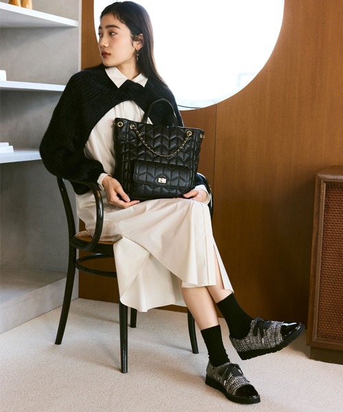 【セール】チェーンショルダーストラップ付属 外ポケット付きキルティングバッグ(トートバッグ)|artemis by DIANA(アルテミスバイダイアナ) 【セール】チェーンショルダーストラップ付属 外ポケット付きキルティングバッグ(トートバッグ)|artemis by DIANA(アルテミスバイダイアナ)