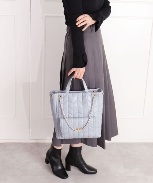 【セール】チェーンショルダーストラップ付属 外ポケット付きキルティングバッグ(トートバッグ)|artemis by DIANA(アルテミスバイダイアナ) 【セール】チェーンショルダーストラップ付属 外ポケット付きキルティングバッグ(トートバッグ)|artemis by DIANA(アルテミスバイダイアナ)