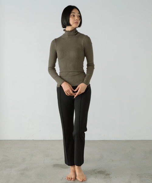 PALM（パーム）の「PALM CUP RIB TURTLE NECK（Tシャツ/カットソー・レディース・カーキ/ブラック/ベージュ・FREE）」の18枚目の写真