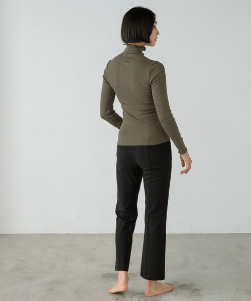 PALM（パーム）の「PALM CUP RIB TURTLE NECK（Tシャツ/カットソー・レディース・カーキ/ブラック/ベージュ・FREE）」の20枚目の写真
