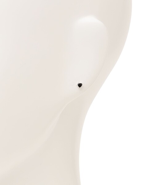 SHIPS(シップス)の「Luasifar:ハート ピアス(ピアス(両耳用)・レディース・ブラック/ホワイト・ONE SIZE)」の4枚目の写真