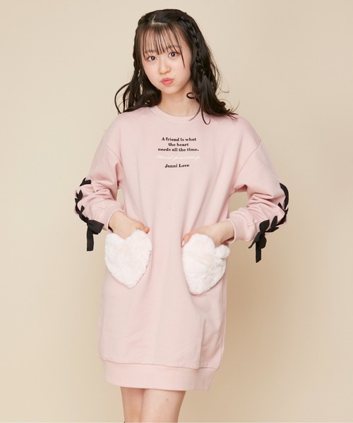 JENNI love（ジェニィラブ）の「【コットン100％】そでレースアップトレーナーワンピ（ワンピース・キッズ・ピンク/サックスブルー/ブラック・130cm/140cm/150cm/160cm）」の3枚目の写真