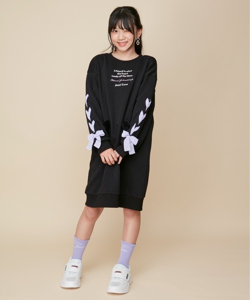 JENNI love（ジェニィラブ）の「【コットン100％】そでレースアップトレーナーワンピ（ワンピース・キッズ・ピンク/サックスブルー/ブラック・130cm/140cm/150cm/160cm）」の6枚目の写真