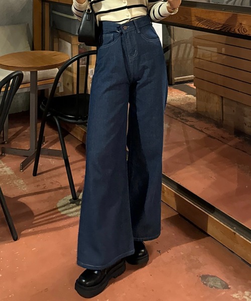 efill(エフィル)の「オーバーサイズ デニムパンツ(デニムパンツ・レディース・ネイビー・FREE)」の7枚目の写真