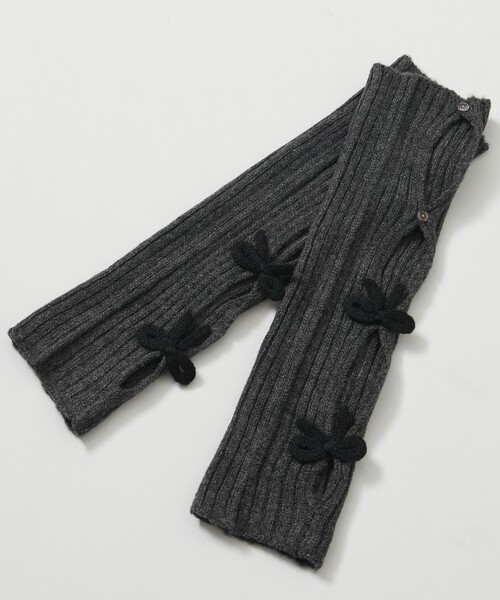 Firsthand(ファーストハンド)の「Firsthand/ファーストハンド リボンアームウォーマー(手袋・レディース・チャコールグレー/オフホワイト/ピンク・FREE)」の5枚目の写真