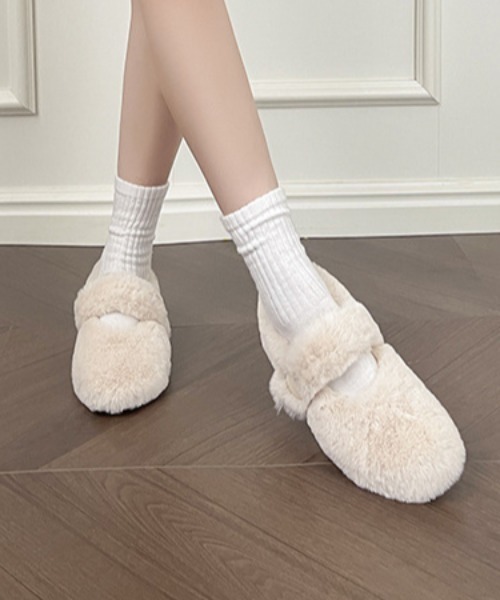 mebole(メボレ)の「もこもこ ファースリッパサンダル(サンダル・レディース・ブラック/ベージュ/ホワイト・SMALL/MEDIUM/LARGE)」の20枚目の写真