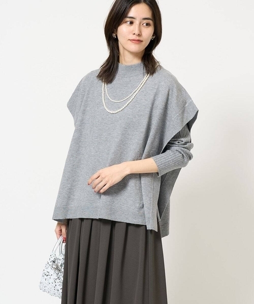 a.v.v(アーヴェヴェ)の「【2SET/洗える】ケープニットアンサンブル(ニット/セーター・レディース・レッド/グレー/グレー系その他/ブラック/ネイビー・38/36/42/40/34)」の2枚目の写真