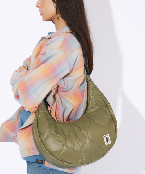 COBMASTER（コブマスター）の「【COBMASTER】キルティングボディバッグ / ショルダーバッグ / BANANA SHOULDER【WEB限定】（ショルダーバッグ・レディース・カーキ/ブラック/ホワイト・フリー）」の3枚目の写真