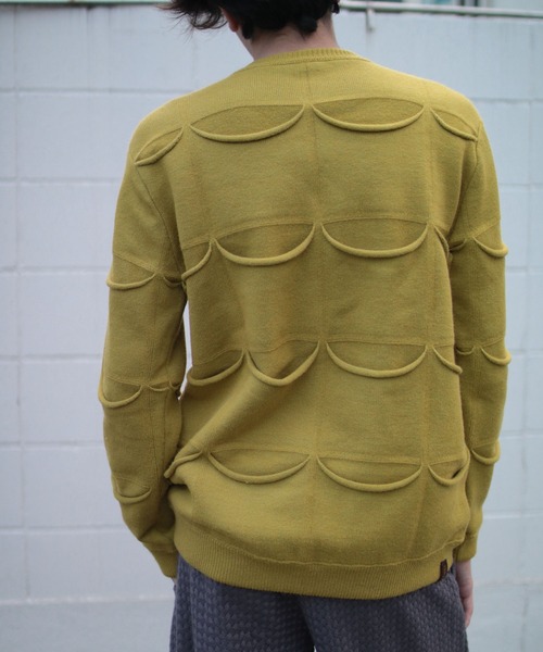 grapevine by k3（グレープバインバイケースリー）の「ALLPOCKET SWEATER（ニット/セーター・メンズ・マスタード・M）」の7枚目の写真