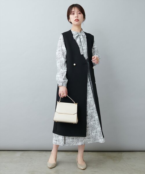 natural couture(ナチュラルクチュール)の「オケージョン対応可 / ノーカラーWブレストジレ(その他アウター・レディース・ブラック/アイボリー・FREE)」の13枚目の写真